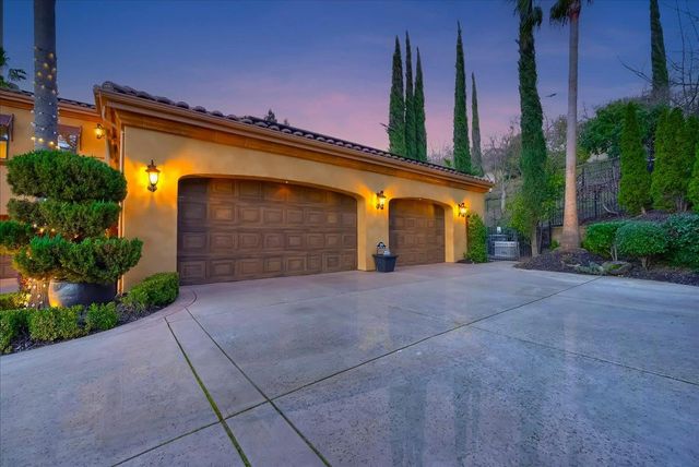 2010 Shady Trail Ln, Rocklin, CA 95765