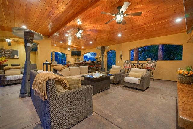 2010 Shady Trail Ln, Rocklin, CA 95765