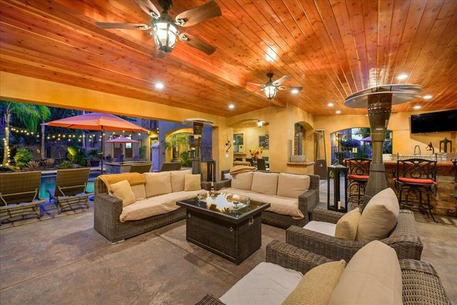 2010 Shady Trail Ln, Rocklin, CA 95765