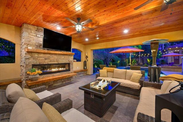2010 Shady Trail Ln, Rocklin, CA 95765