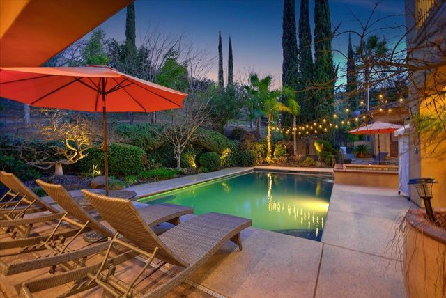 2010 Shady Trail Ln, Rocklin, CA 95765