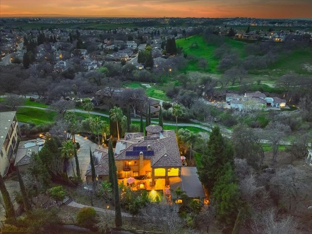 2010 Shady Trail Ln, Rocklin, CA 95765