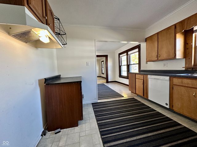 191 N 7th Avenue, Beech Grove, IN 46107