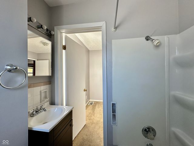 191 N 7th Avenue, Beech Grove, IN 46107