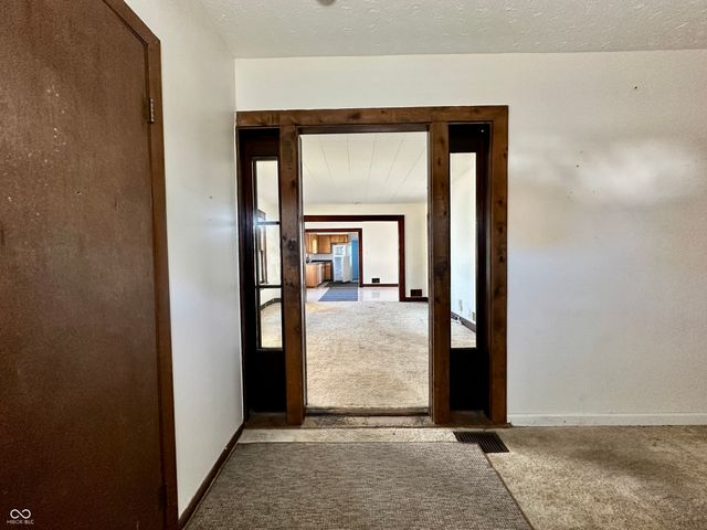 191 N 7th Avenue, Beech Grove, IN 46107