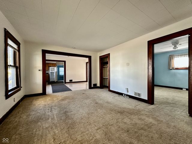 191 N 7th Avenue, Beech Grove, IN 46107