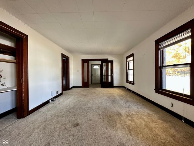 191 N 7th Avenue, Beech Grove, IN 46107