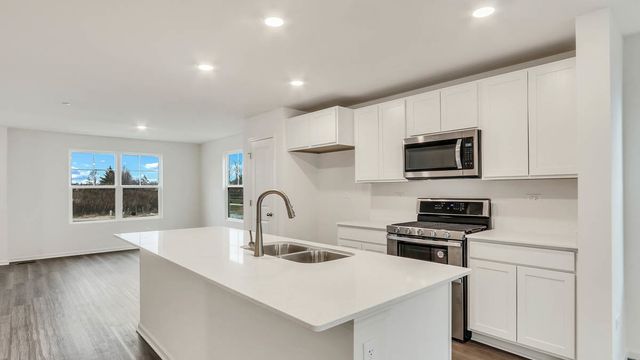 403 Lakeshore Court, St. Charles, IL 60174