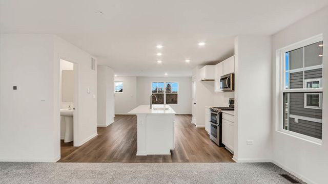 403 Lakeshore Court, St. Charles, IL 60174