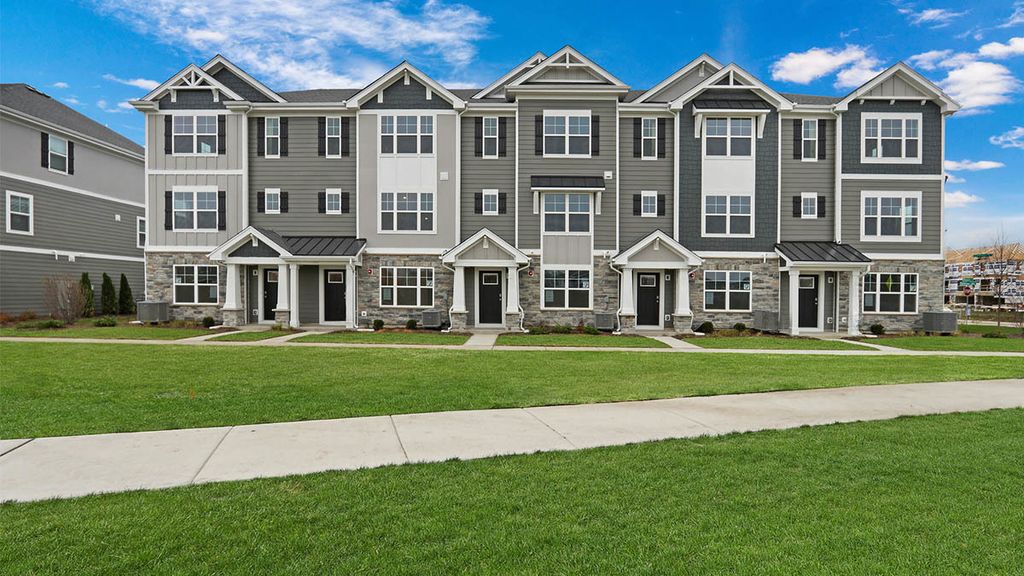 403 Lakeshore Court, St. Charles, IL 60174