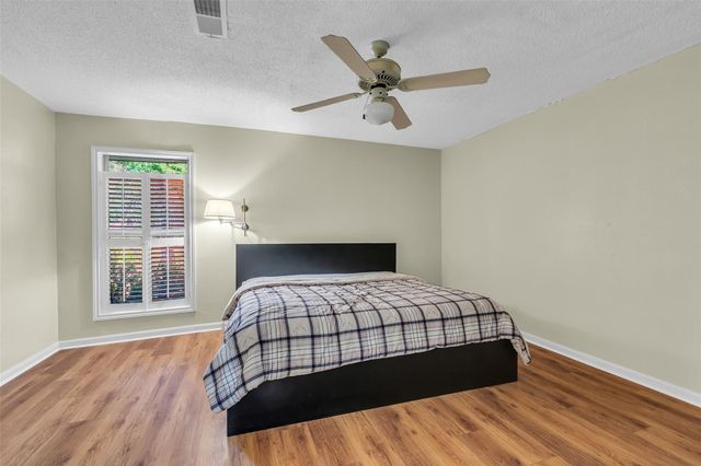 9 Lakeview Manor, Huntsville, TX 77340