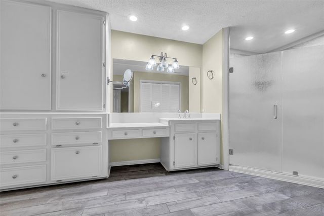 9 Lakeview Manor, Huntsville, TX 77340