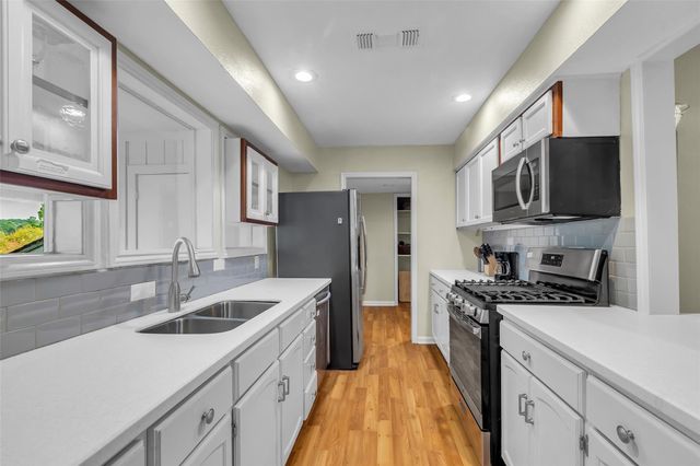 9 Lakeview Manor, Huntsville, TX 77340