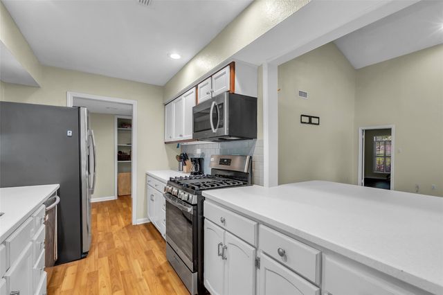 9 Lakeview Manor, Huntsville, TX 77340