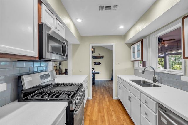 9 Lakeview Manor, Huntsville, TX 77340