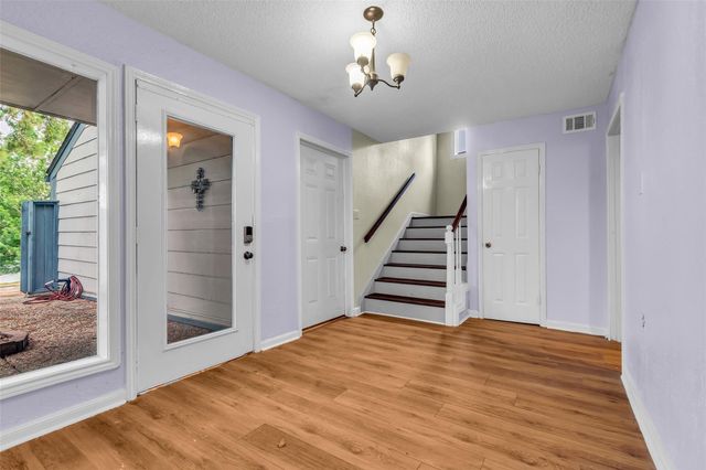 9 Lakeview Manor, Huntsville, TX 77340