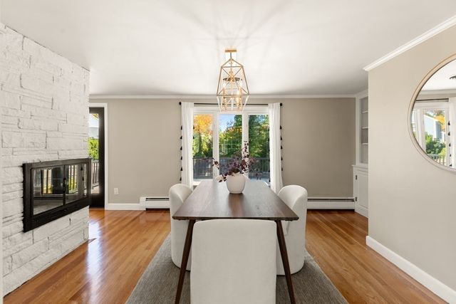 19 Longbow Rd, Lynnfield, MA 01940