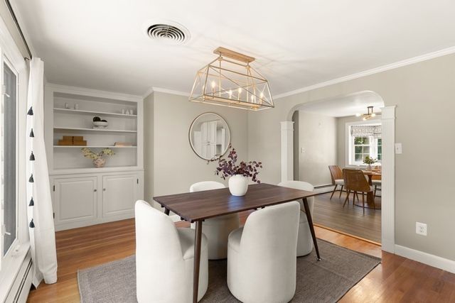 19 Longbow Rd, Lynnfield, MA 01940