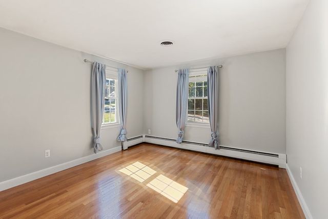 19 Longbow Rd, Lynnfield, MA 01940