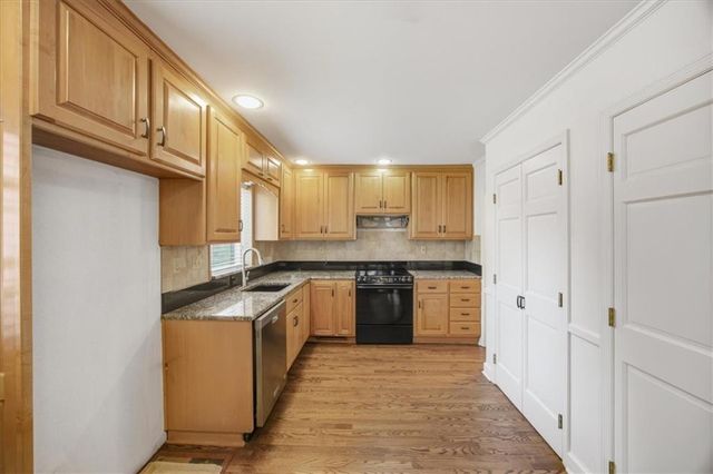 2204 W 50 Terrace, Westwood Hills, KS 66205