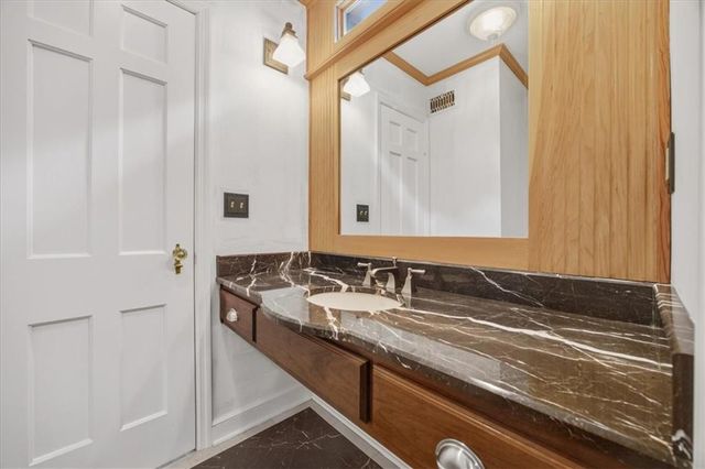 2204 W 50 Terrace, Westwood Hills, KS 66205