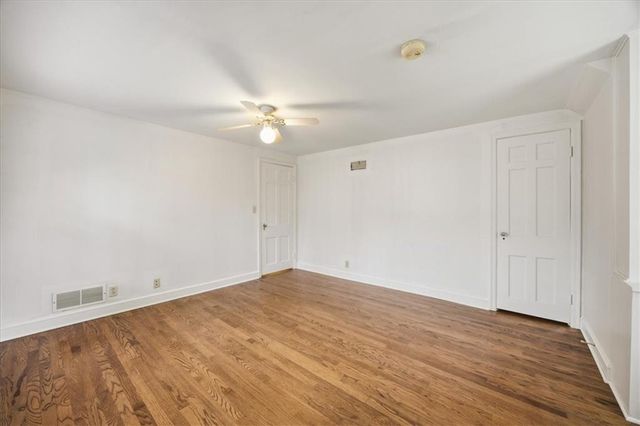 2204 W 50 Terrace, Westwood Hills, KS 66205