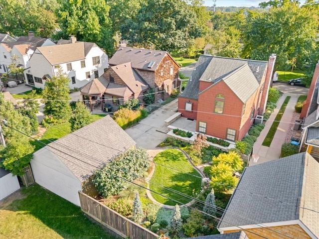 2204 W 50 Terrace, Westwood Hills, KS 66205