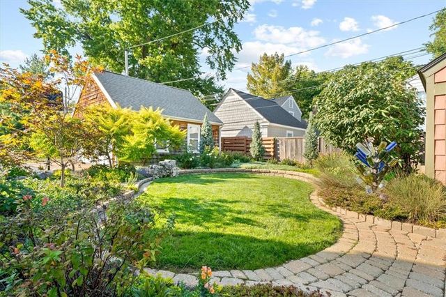 2204 W 50 Terrace, Westwood Hills, KS 66205