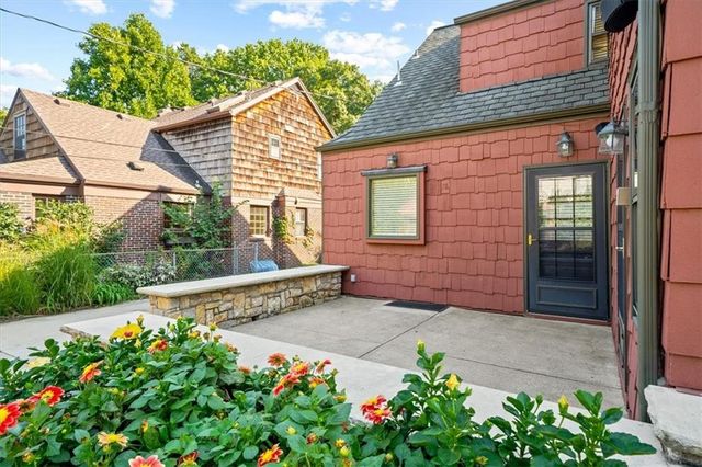 2204 W 50 Terrace, Westwood Hills, KS 66205