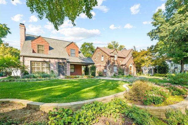 2204 W 50 Terrace, Westwood Hills, KS 66205