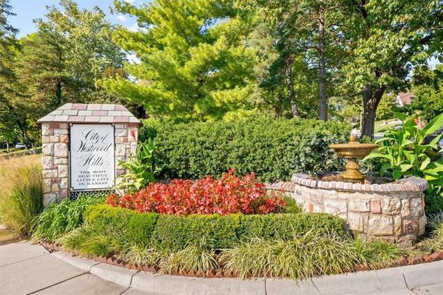 2204 W 50 Terrace, Westwood Hills, KS 66205