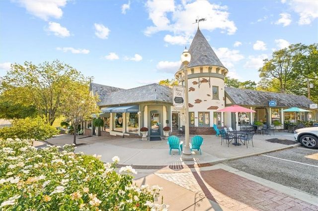 2204 W 50 Terrace, Westwood Hills, KS 66205