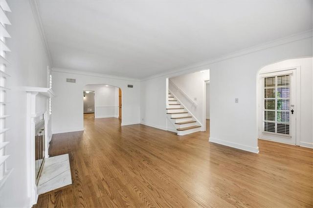 2204 W 50 Terrace, Westwood Hills, KS 66205