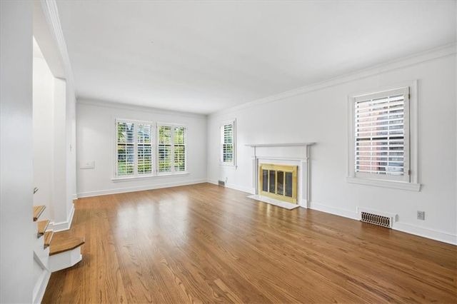 2204 W 50 Terrace, Westwood Hills, KS 66205