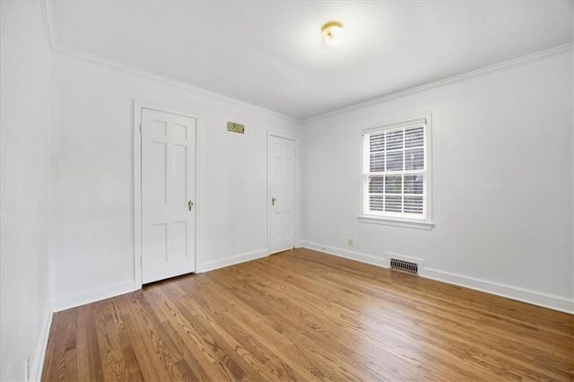 2204 W 50 Terrace, Westwood Hills, KS 66205