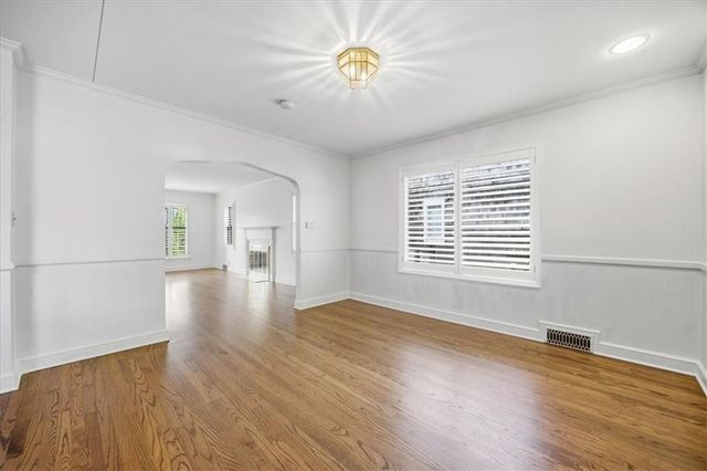 2204 W 50 Terrace, Westwood Hills, KS 66205