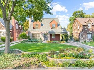 2204 W 50 Terrace, Westwood Hills, KS 66205