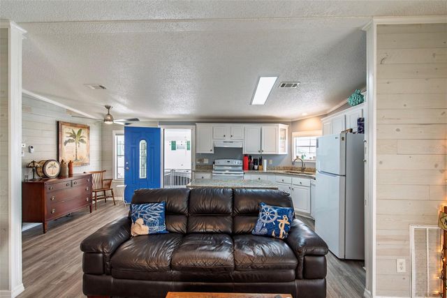 8 HOLLAND DRIVE, Punta Gorda, FL 33950