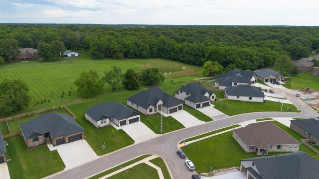 2105 N Silver Charm Avenue, Springfield, MO 65802