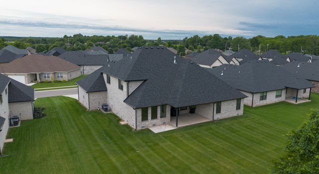 2105 N Silver Charm Avenue, Springfield, MO 65802