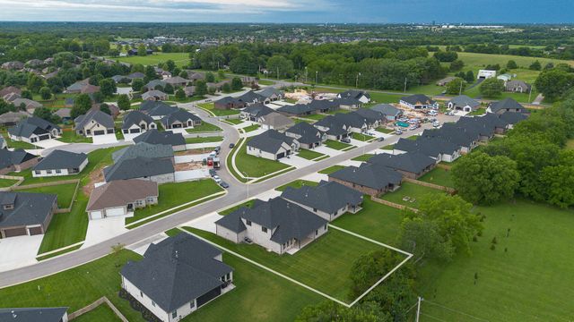 2105 N Silver Charm Avenue, Springfield, MO 65802