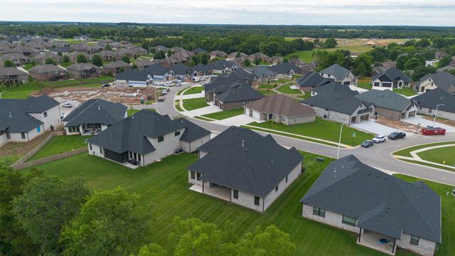 2105 N Silver Charm Avenue, Springfield, MO 65802