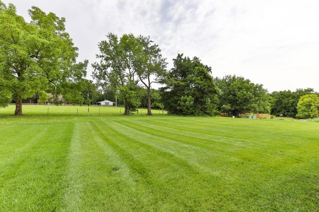 2105 N Silver Charm Avenue, Springfield, MO 65802