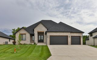 2105 N Silver Charm Avenue, Springfield, MO 65802