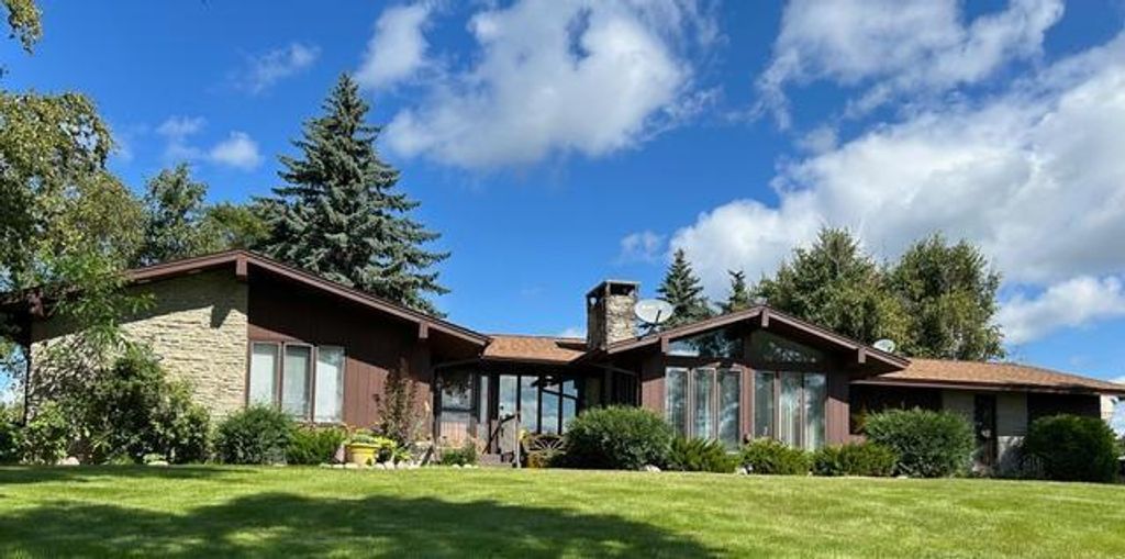 919 N Main Street, Starbuck, MN 56381