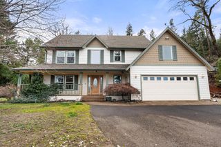 301 Leeannas Way, Shady Cove, OR 97539