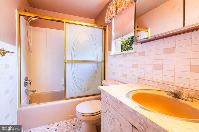40 HARCOURT LN, Hatboro, PA 19040