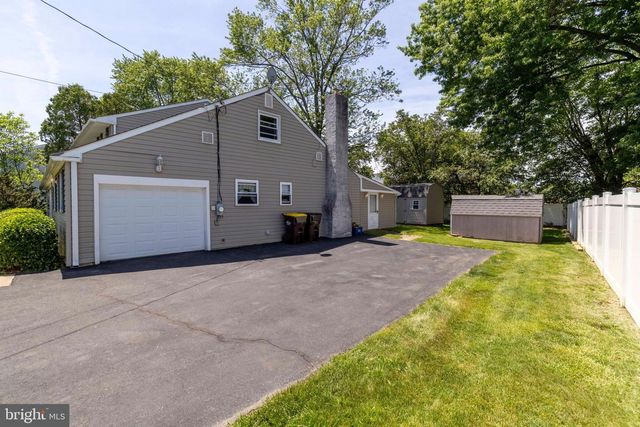 40 HARCOURT LN, Hatboro, PA 19040