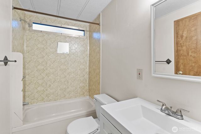 5519 Pattison Lake Drive SE, Lacey, WA 98513