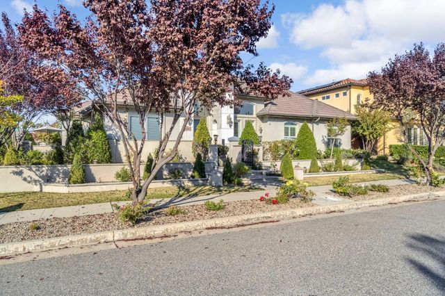 2096 E Olympic Avenue, Fresno, CA 93730